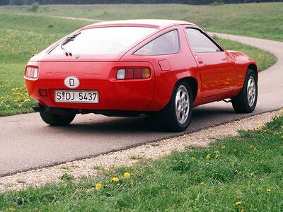 Porsche 928